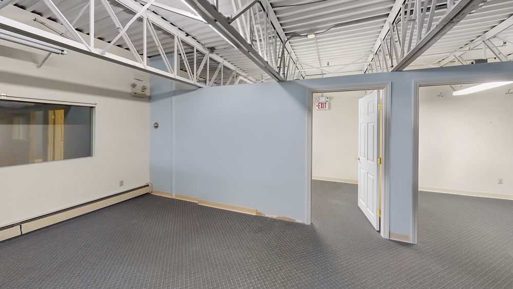 13 Westminster St, Lewiston, ME 04240